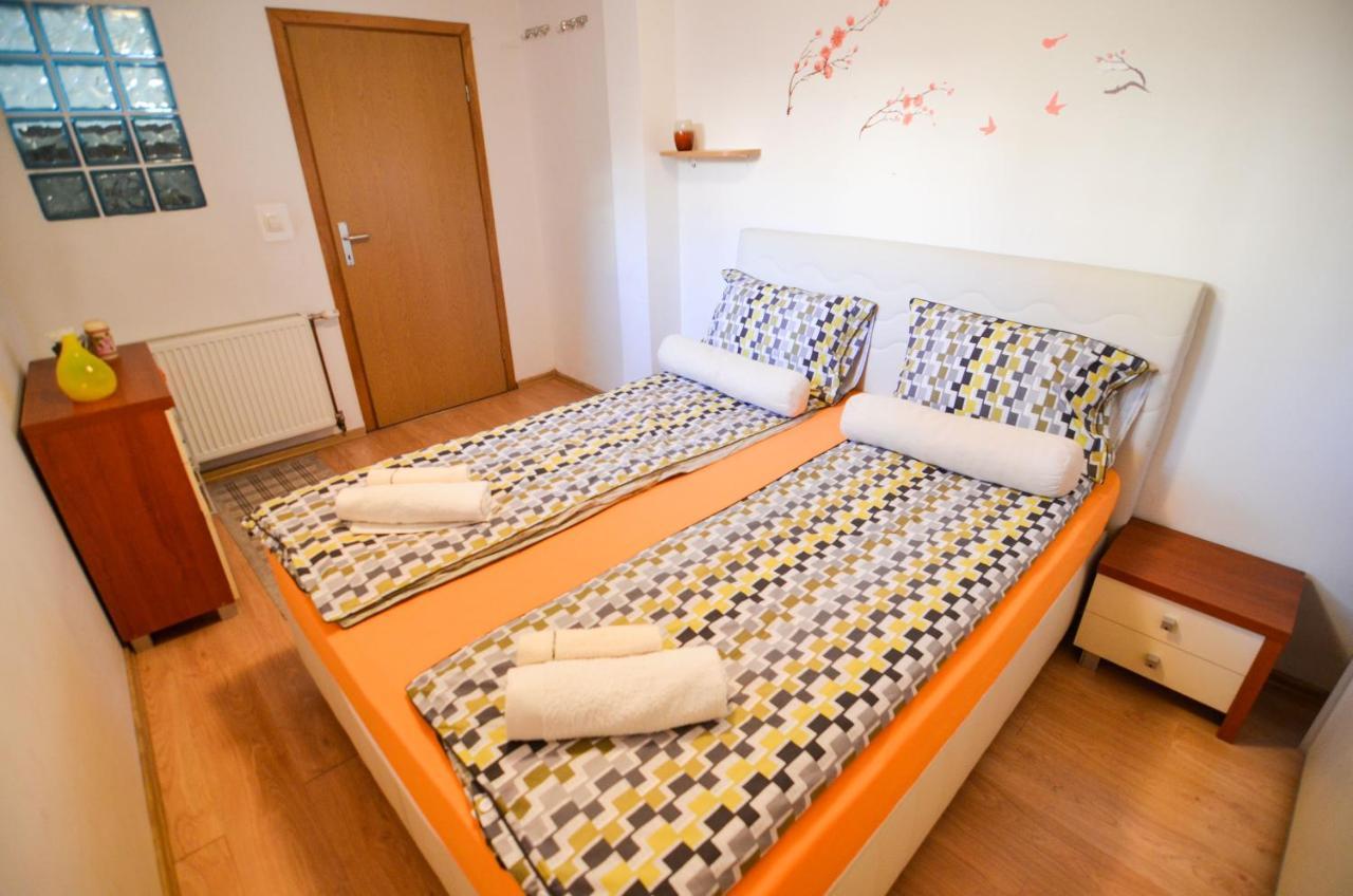 Blacksmith Apartment + Free Private Parking ซาราเยโว ภายนอก รูปภาพ