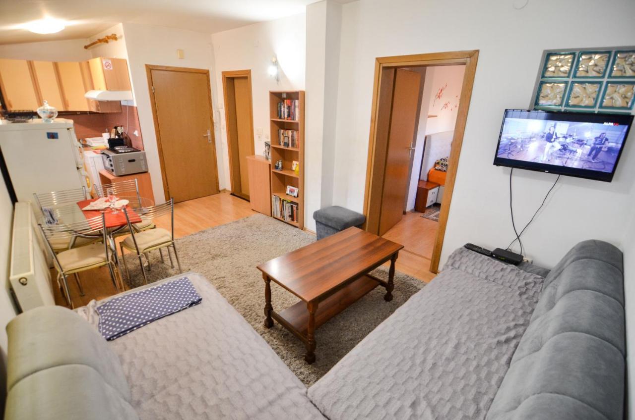 Blacksmith Apartment + Free Private Parking ซาราเยโว ภายนอก รูปภาพ