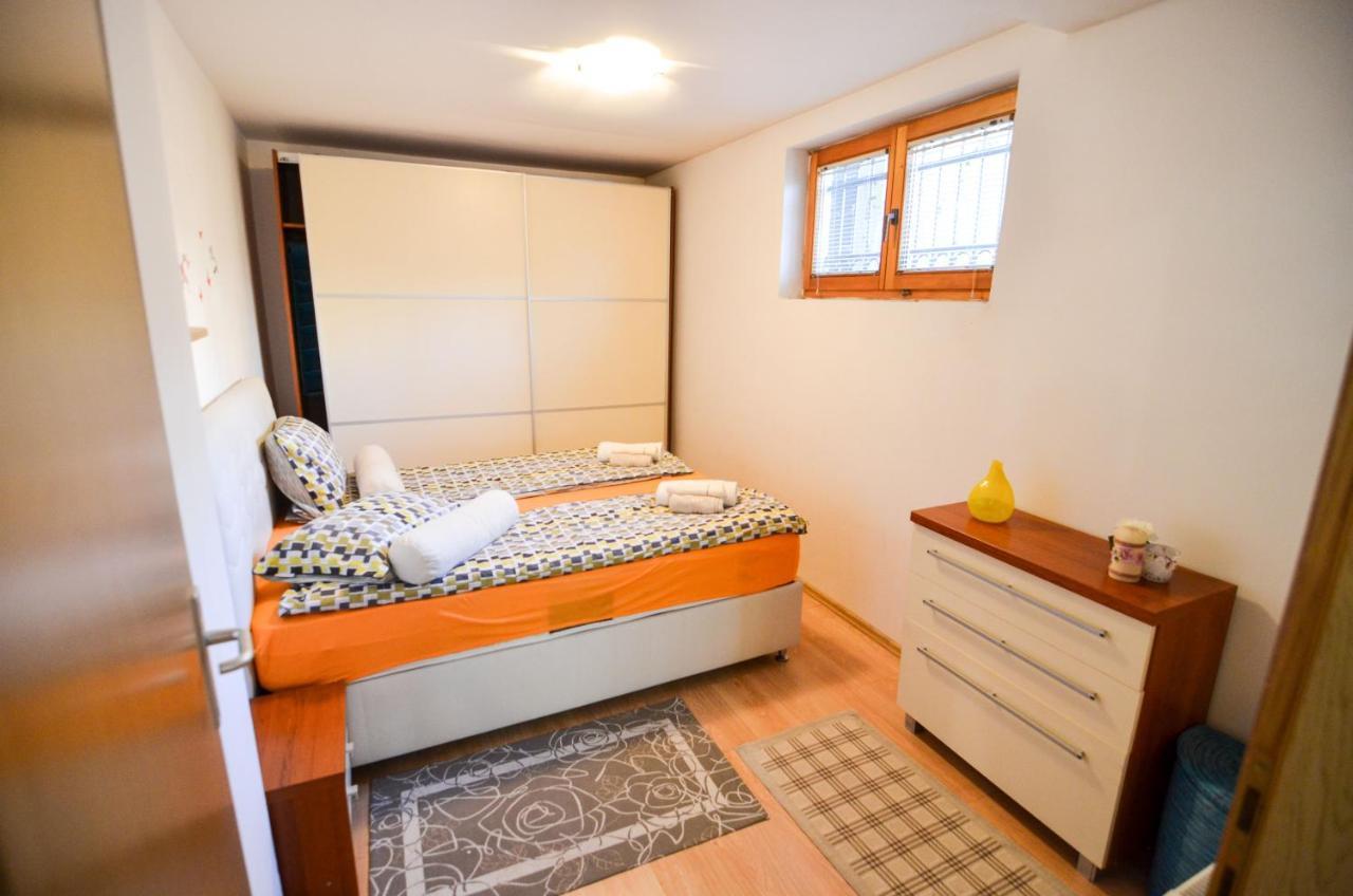 Blacksmith Apartment + Free Private Parking ซาราเยโว ภายนอก รูปภาพ