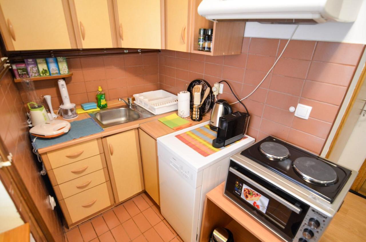 Blacksmith Apartment + Free Private Parking ซาราเยโว ภายนอก รูปภาพ